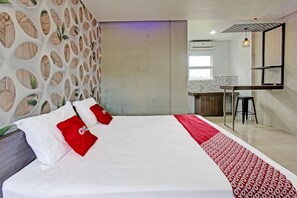 Doppia Deluxe | Una scrivania, postazione laptop, Wi-Fi gratuito, lenzuola