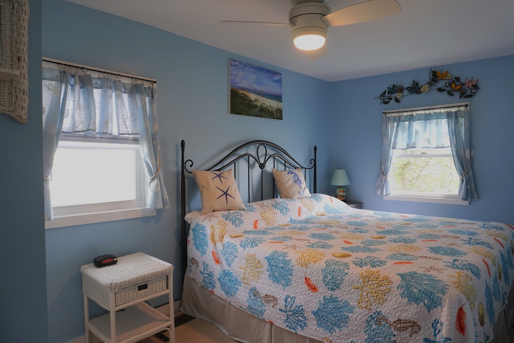 Relaxing Delaware Bayfront Getaway in Kitts Hummock! 2BR/1BA Cottage