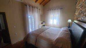 4 chambres, fer et planche Ă repasser, Wi-Fi, draps fournis