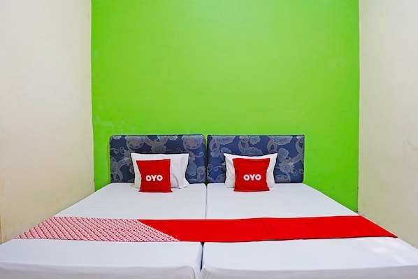 Economy Double Room | Desk, laptop workspace, free WiFi, bed sheets