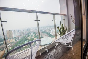 Apartment with 3 beds room | City view - Apartment Vinhomes Motropolish  (Hanoi)
