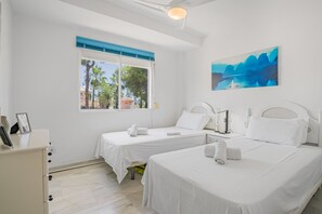 2 chambres, fer et planche à repasser, Wi-Fi gratuit, draps fournis