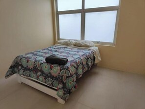 3 Schlafzimmer, Schreibtisch, Bügeleisen/Bügelbrett, kostenloses WLAN