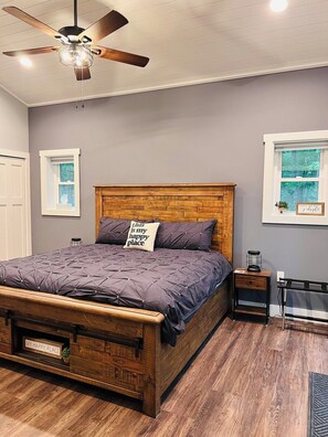 1 室のベッドルーム、アイロン / アイロン台、WiFi (無料)、ベッドシーツ