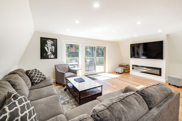 TV, fireplace, video games