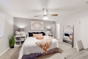 2 habitaciones, tabla de planchar con plancha, internet y ropa de cama