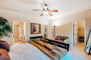 3 عدّة غرف نوم ومكواة/لوح كي وخدمة الإنترنت وملاءات أسرّة