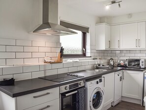 Dishwasher - 2 bedroom accommodation in Widemouth Bay, near Bude (Widemouth Bay, near Bude)