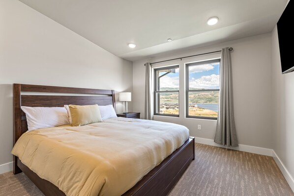 3 chambres, fer et planche à repasser, accès à Internet, literie fournie