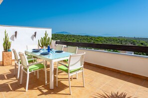 Outdoor dining - Terrazas de Alcaidesa 2437 Penthouse (San Roque)