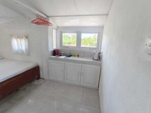 1 bedroom, WiFi, bed sheets