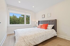 5 habitaciones, tabla de planchar con plancha, wifi y ropa de cama 