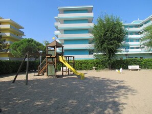 Apartment, 1 Bedroom, Balcony | Kawasan kanak-kanak