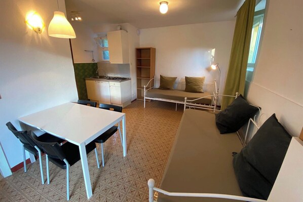 Interior - On the first floor near the lake (Tre Capitelli)