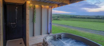 American Airstream - Blossom Farm - Tiers Cross