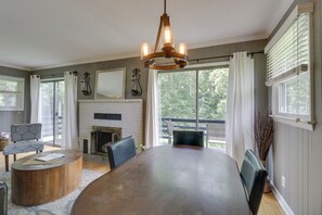 Dining - Charlottesville Getaway in Bailey's Retreat! (Charlottesville)