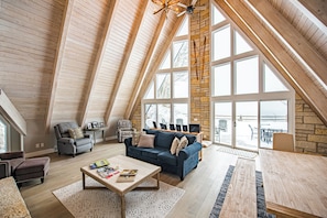 House | Living area | DVD player - Lakefront 3BR Luxury Home at High Bluffs (Leland)