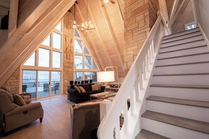 Interior detail - Lakefront 3BR Luxury Home at High Bluffs (Leland)