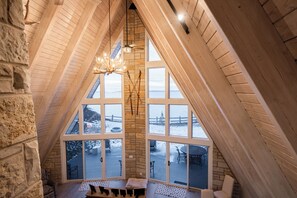 Interior detail - Lakefront 3BR Luxury Home at High Bluffs (Leland)