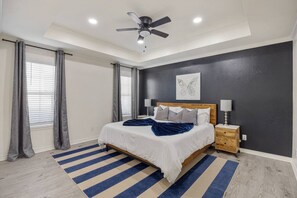 3 bedrooms, desk, iron/ironing board, WiFi