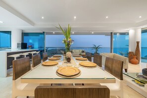 Dining - Portovento 1401 (Cartagena de Indias)
