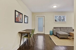 Interior - Cute 1bed steps from French Q, Bourbon St & Jazz venues (New Orleans)