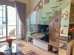 Living area - Sandy Homestay Citadines Marina Ha Long is a great choice for accommodation (Ha Long)