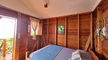 1 bedroom, bed sheets