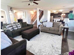 Smart TV, fireplace - Tranquil Family Oasis near Ft. Cavazos | Sleeps 13 (Killeen)