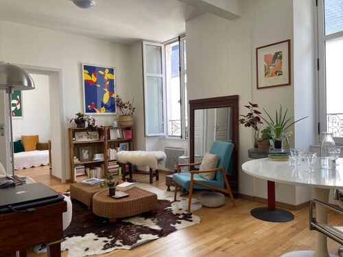 Bright apartment - old renovated building