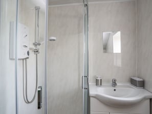 Småhus | Bad | Dusj og hårføner