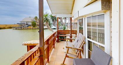 Oyster Drive Bungalow | House in Port Isabel with SpaceX Views!!