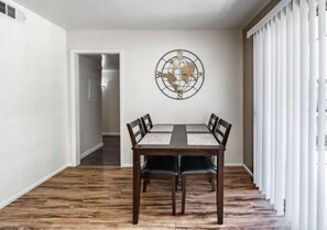 Dining - Hoff Gardens 12 - 2BR 2BA - Downtown Lubbock (Lubbock)