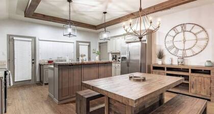 Fox Ridge Oasis - 3BR 1BA - South Lubbock