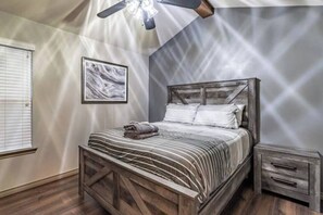 3 makuuhuonetta, silitysrauta/-lauta, Wi-Fi, vuodevaatteet