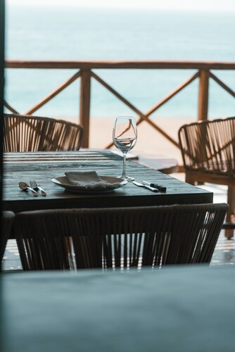 ROOM 5- OCEAN FRONT Large private balcony and open concept design