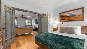 4 bedrooms, iron/ironing board, travel crib, free WiFi