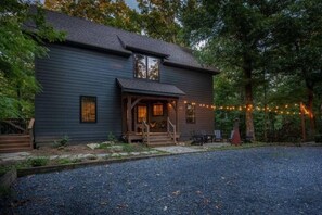 Exterior - Adventure Awaits (Wintergreen Resort)