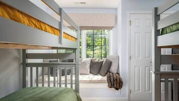 4 slaapkamers, een bureau, een strijkplank/strijkijzer, wifi