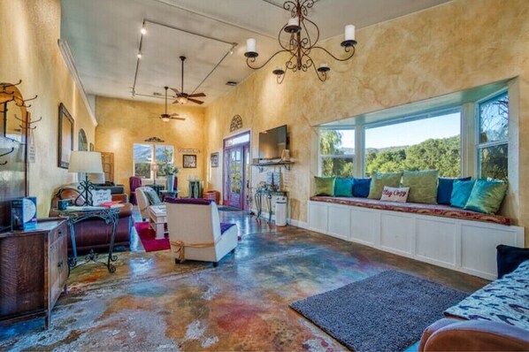 Living area - Rustic Villa Stay w/Stunning View & Farm Animals
(Witter Springs)