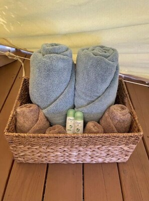 Shower, toilet paper - Hidden Oasis! Unique Teepee Stay w/Farm Animals
(Witter Springs)