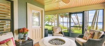 East Palatka Home on St Johns River w/ Boat Dock!