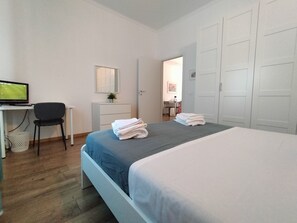 1 chambre, fer et planche Ă repasser, Wi-Fi gratuit, draps fournis