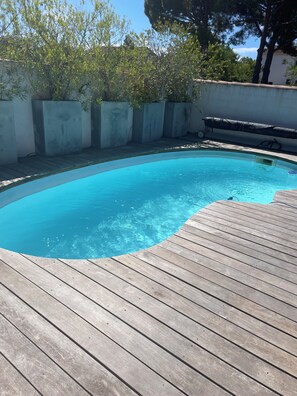 Pool - Appartement VAR ,30 M2 Avec Terrain 45 M2 Sans vis à vis , Piscine en Partage (La Seyne sur mer)