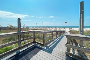 Property grounds - Directly on the beach, SunSwept 808 (Orange Beach)