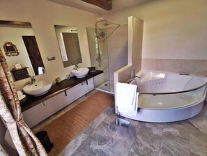 Hair dryer, towels, toilet paper - Pazo do Souto (Carballo)