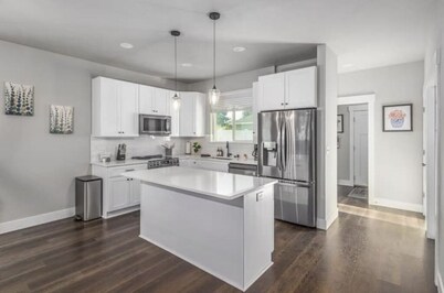 Modern Home Conveniently Located