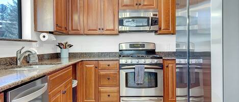 House | Private kitchen | Full-size fridge, microwave, oven, stovetop