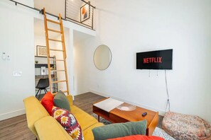 Smart TV - The Loft @ Columbus Center 3 (Columbus)