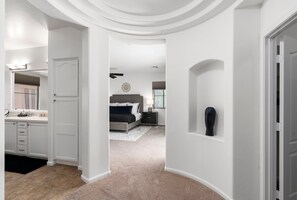 5 chambres, fer et planche à repasser, lit parapluie, Wi-Fi gratuit